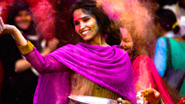 Oroscopo weekend 6-7 aprile: dubbi amorosi per i Pesci ed i Gemelli.