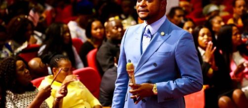 Ante el asombro de sus fieles, un predicador &lsquo;revive&rsquo; a un muerto