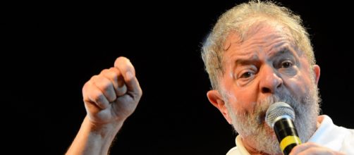 Lula &eacute; repreendido por delegado da PF (Foto: Fernando Fraz&atilde;o/Ag&ecirc;ncia Brasil)