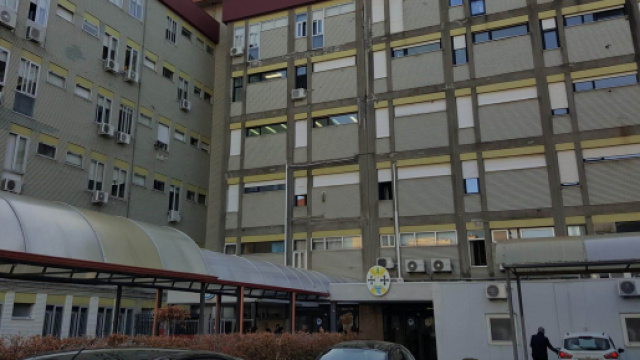 Giovane madre deceduta dopo il ricovero presso l'ospedale di Catanzaro.