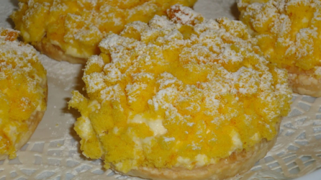 La ricetta dei soffici tartufini mimosa all'ananas e zenzero.