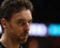 Pau Gasol debuta con derrota en Milwaukee