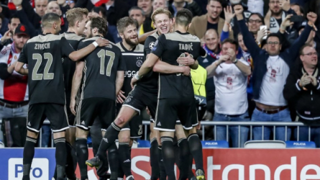Real Madrid-Ajax 1-4: la gioia dei giocatori olandesi dopo la grande impresa del Bernabeu