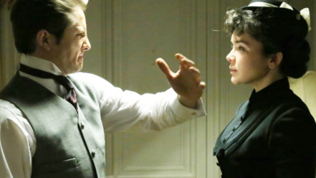 Una Vita, trame: Samuel schiaffeggia e segrega Blanca in casa