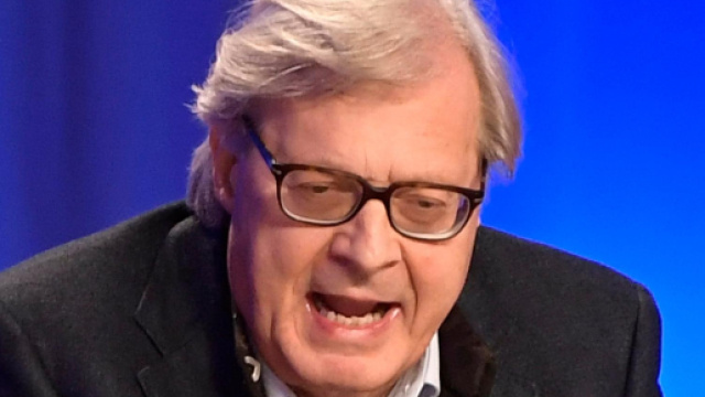 Pomeriggio 5, Vittorio Sgarbi contro Barbara D'Urso: 'Studia invece dire stro.....'