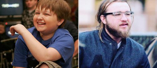 Angus T. Jones (Foto - Warner Bros/Instagram)