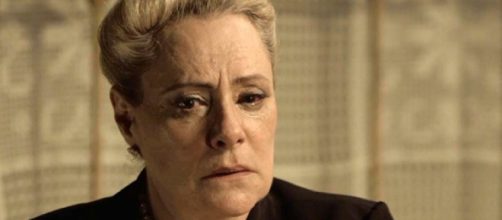 Mirtes, a Tarja Preta, &eacute; desmascarada pelo neto. (Reprodu&ccedil;&atilde;o/Rede Globo)