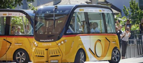 &Ocirc;nibus sem motorista em testes na Su&iacute;&ccedil;a (Divulga&ccedil;&atilde;o/CarPostal Suisse SA)