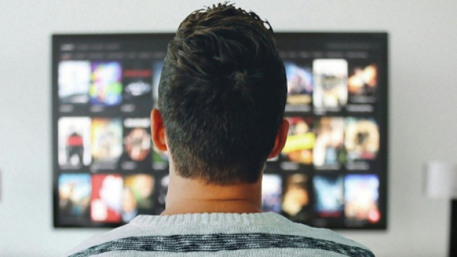 5 programmi trasmessi stasera in tv: debutto per 'Il silenzio dell'acqua'