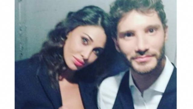 Gossip: Belen Rodriguez e Stefano De Martino vicini anche a una sfilata di abiti da sposa