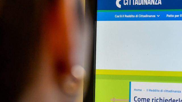 Reddito di cittadinanza al via ma senza la stretta sui finti divorzi, i finti cambi di residenza e sugli extracomunitari.