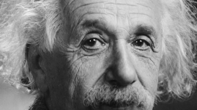 Albert Einstein e il ritrovamento della pagina mancante che potrebbe permettere di risolvere il suo ultimo 'enigma' - rescue.org