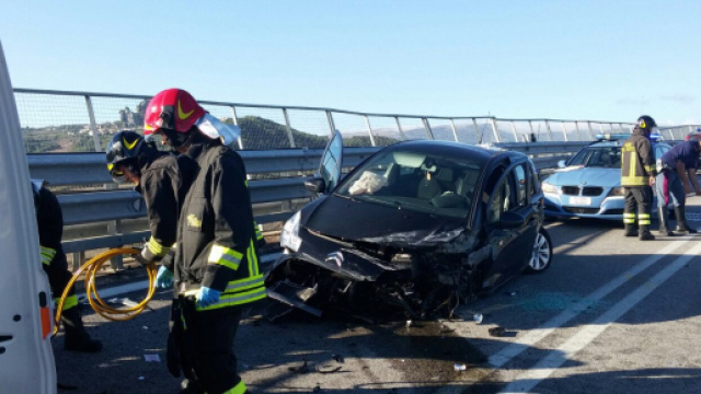 Calabria, grave incidente stradale: muore ragazzo