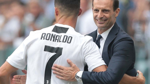Cristiano Ronaldo chiede ad Allegri delle modifiche di formazione.