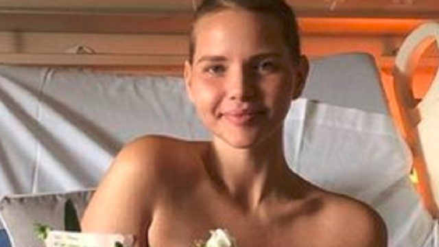 Uccisa da un cancro alle ovaie, famosa modella muore dopo 5 anni di lotta - Internapoli