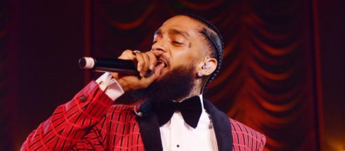 Rapper Nipsey Hussle &eacute; morto a tiros em frente a sua loja em Los Angeles (Arquivo Blasting News).