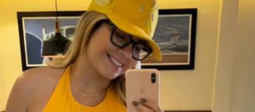 Sertaneja postou selfie em sua conta no Instagram exibindo cintura fina ap&oacute;s cirurgia. (Reprodu&ccedil;&atilde;o/Instagram/@mariliamendoncacantora)