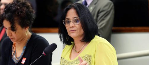 Ministra Damares Alves elogia T&uacute;lio Gad&ecirc;lha, e deputado ironiza. (Arquivo Blasting News)