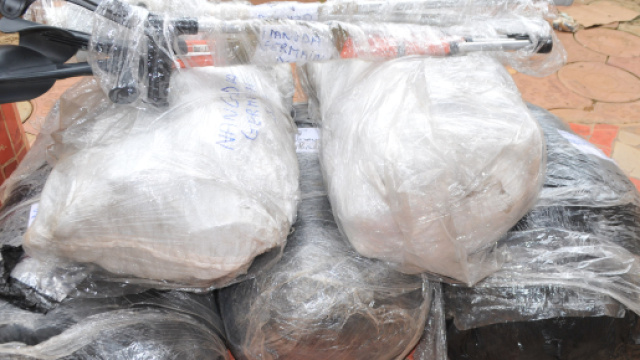 Dons de la Fondation Ayah et Pepawang &copy; Martial Nguea