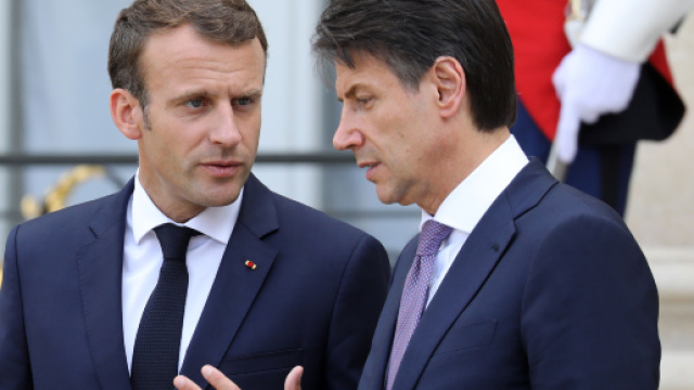 Macron e Conte a colloquio. foto repertorio - rssing.com