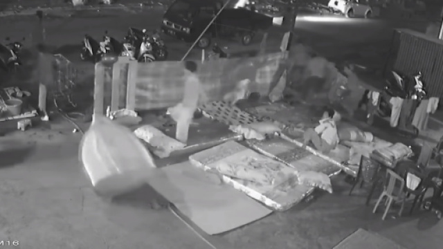 Sisma in Indonesia: non ci sono morti.