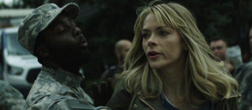 A atriz Jaime King &eacute; uma das protagonistas da s&eacute;rie 'Black Summer'. (Divulga&ccedil;&atilde;o/Netflix)