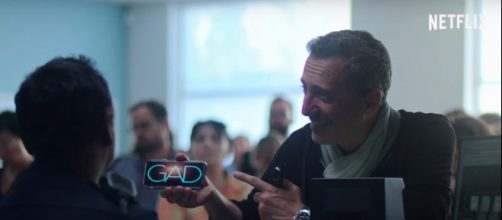 Gad Elmaleh em cena da s&eacute;rie 'Famoso... na Fran&ccedil;a'. (Divulga&ccedil;&atilde;o/ Netflix)