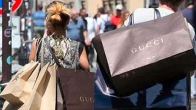 Fare shopping pu&ograve; essere un toccasana per corpo e mente.
