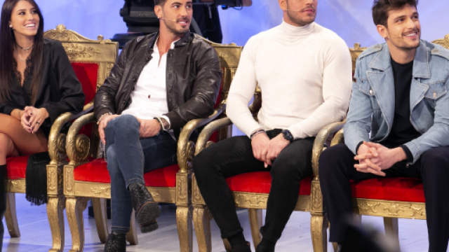 Angela Nasti bacia per la prima volta