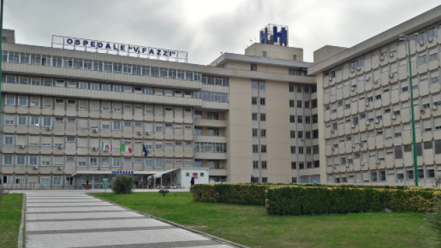 Lecce, perde il controllo della sua Porsche e si ribalta: morto un imprenditore