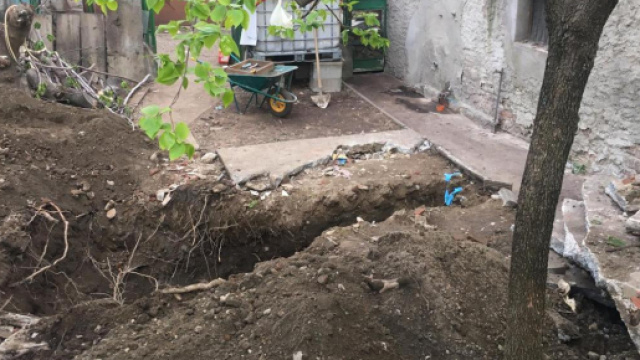 Scomparsa Samira Sbiaa: trovate delle ossa nel cortile della casa del marito | corriere.it