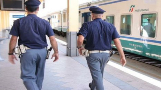 Roma, doveva laurearsi ma era bugia: studentessa 25enne scappa e va a Firenze