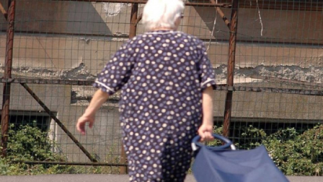 A 102 anni chiede un'ecografia: &laquo;Non c'&egrave; posto, torni l'anno prossimo&raquo; - Newsgo.it