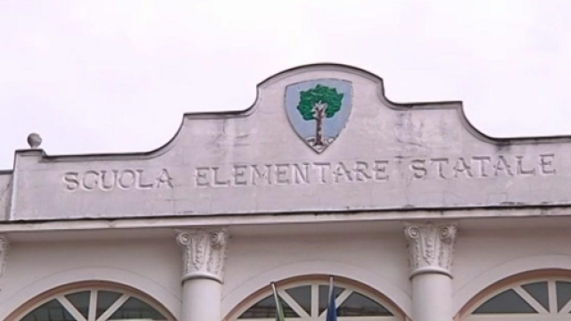 Giuseppe Dorice, ucciso di botte a Cardito: a scuola arrivava con i lividi, ma le maestre avrebbero ignorato i segni della violenza domestica..