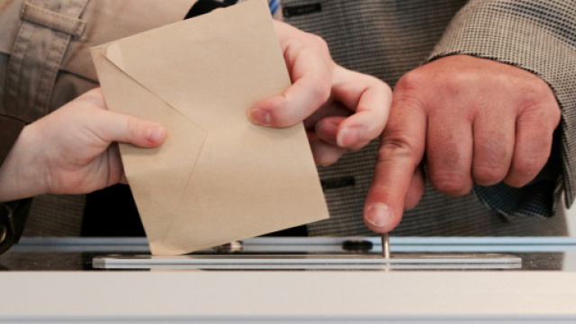 Il ne suffit pas de voter pour faire vivre nos d&eacute;mocraties - Photo by Arnaud Jaegers on Unsplash