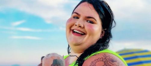 Thais Carla falou sobre a import&acirc;ncia de n&atilde;o seguir padr&otilde;es (Foto - Reprodu&ccedil;&atilde;o/Instagram/@thaiiscarlaoficial)