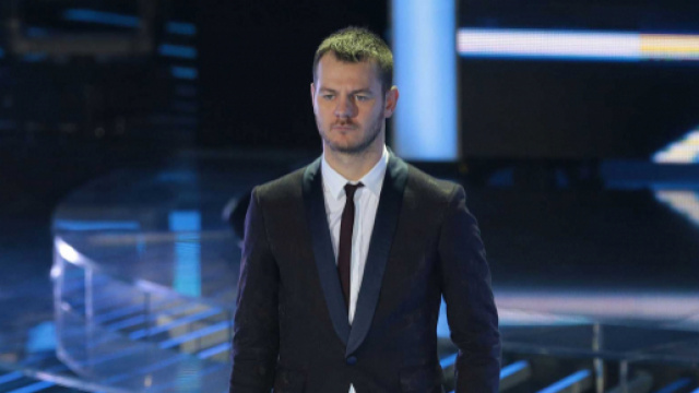 Alessandro Cattelan protagonista di un pesce d'aprile.