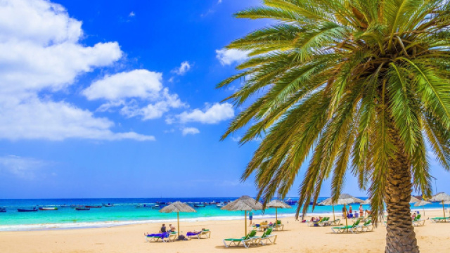 Canarie, italiana bloccata da tre anni a Lanzarote: &egrave; accusata di omicidio