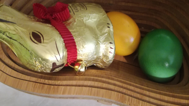 Coniglietto e uova sode pasquali