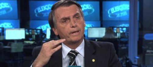 Bolsonaro rebate rep&oacute;rter da Globo. (Arquivo Blasting News)