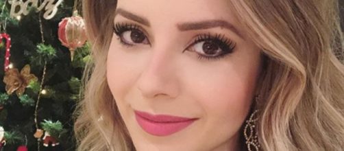 A cantora surgiu ainda mais loira. (Reprodu&ccedil;&atilde;o/Instagram/@sandyoficial)