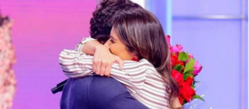 Alexandre Pato e Rebeca Abravanel s&atilde;o batizados em igreja evang&eacute;lica. (Divulga&ccedil;&atilde;o/Instagram/@pato)