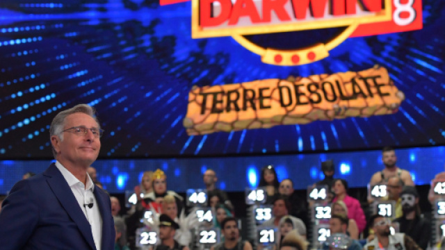 Ciao Darwin 8 | concorrente rischia la paralisi