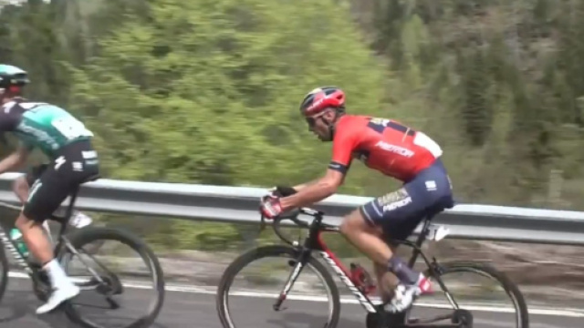 Vincenzo Nibali all'attacco con Majka