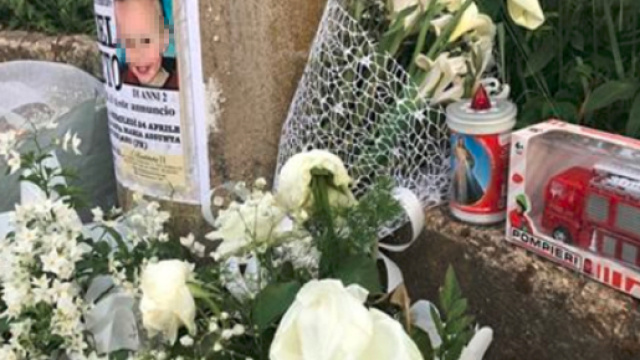 Frosinone, il pianto disturbava la coppia appartata in auto: madre uccide figlio di 2 anni