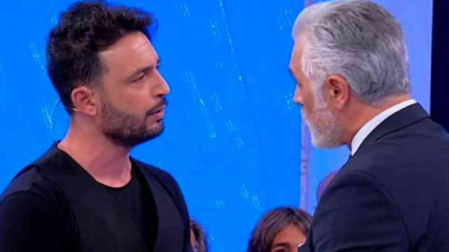 Michele Loprieno invia messaggi spinti a Simona e si scontra con Armando Incarnato al Trono Over di Uomini e Donne