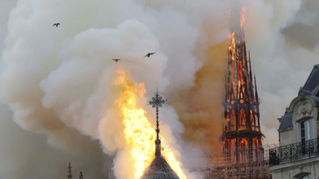 Reconstruction contemporaine ou &agrave; l'identique ? La fl&egrave;che de Notre ... - lefigaro.fr
