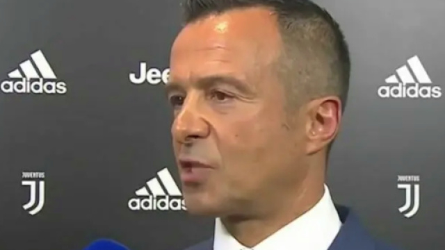 Mendes 'costruisce' la Juve: l'agente avrebbe proposto tre giocatori, tra questi Grimaldo