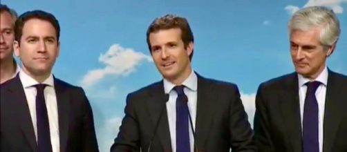 Pablo Casado comparece ante los medios de comunicaci&oacute;n, al t&eacute;rmino de la noche electoral (Foto: canal de YouTube del Partido Popular).