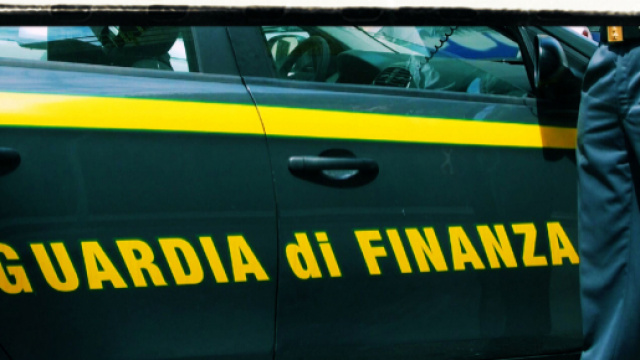 Il 21enne algherese &egrave; stato arrestato dagli uomini della Guardia di Finanza.
